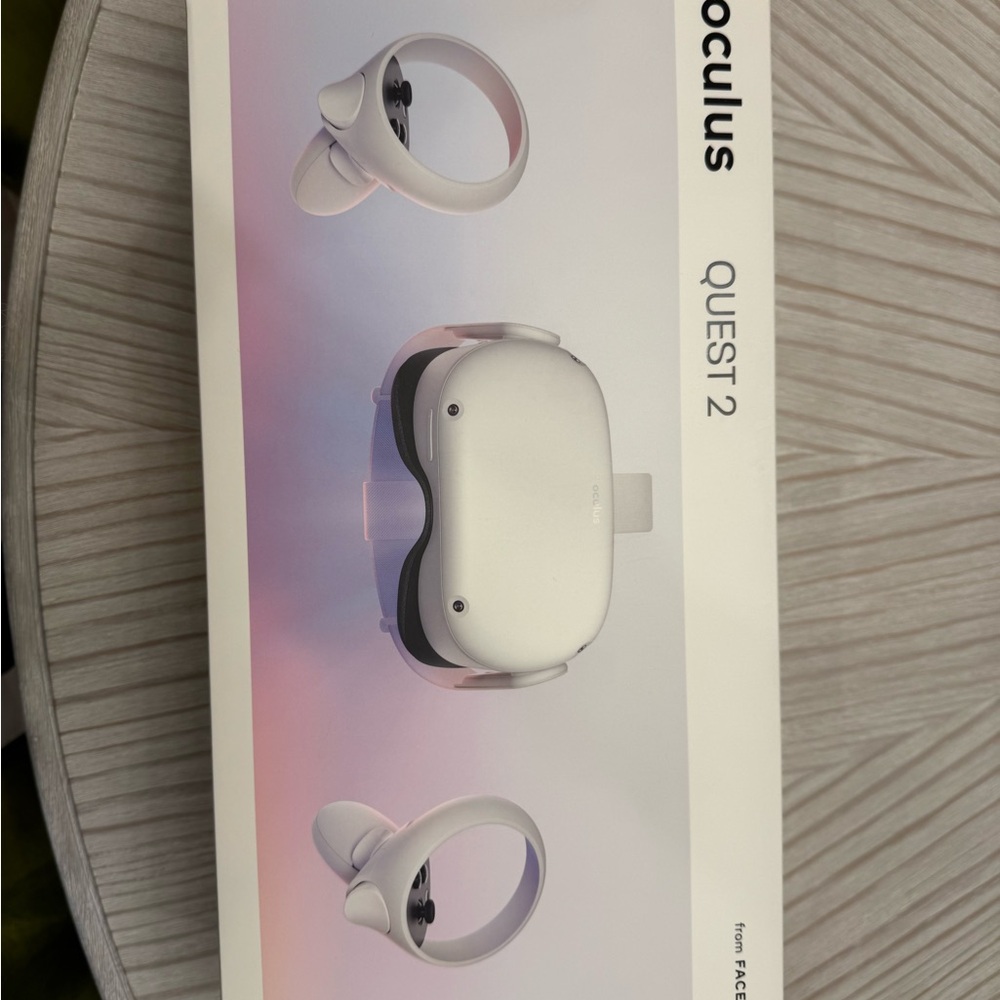Oculus Quest 2 VR Set in White